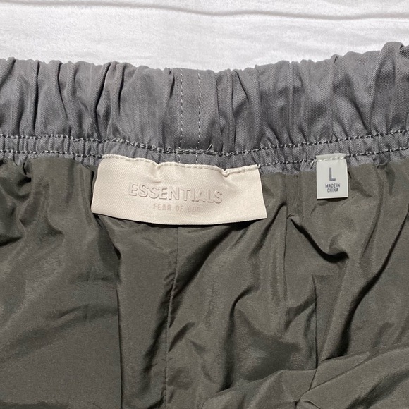 Essentials. Fear of God shorts. Size L. - Picture 4 of 4